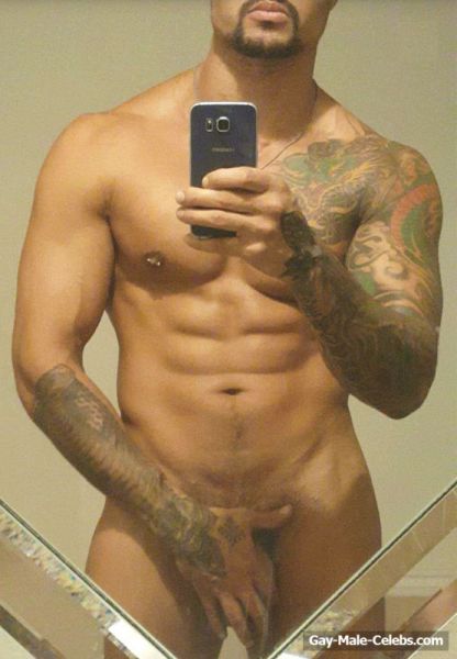 straight guys nude selfies