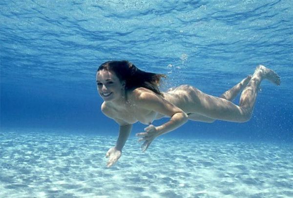 underwater lesbians