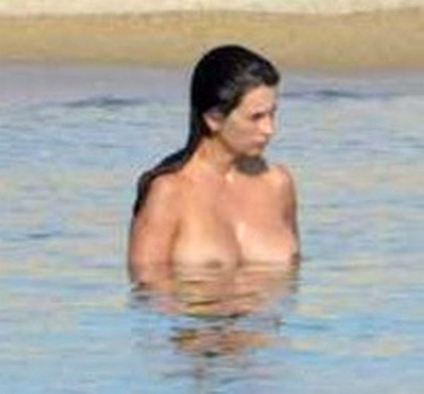 topless beach lesbians