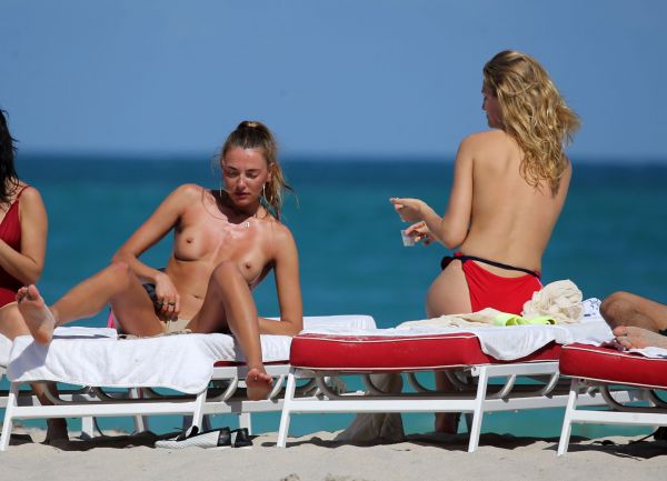 sexy tits nude beach