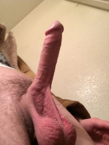 gay butt selfie