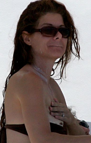 debra messing red hair