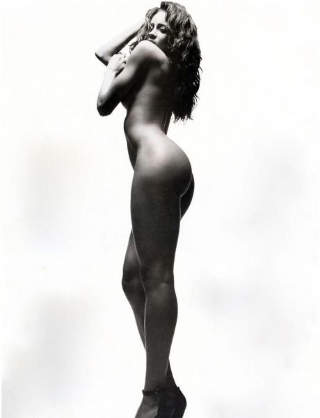 nude outdoors