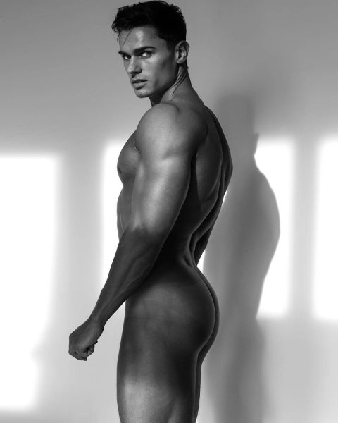 gama foto adrian male model
