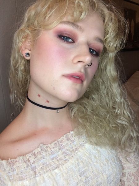 cute tumblr girl wearing jeans