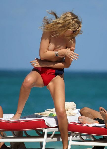 women only nude beach sex