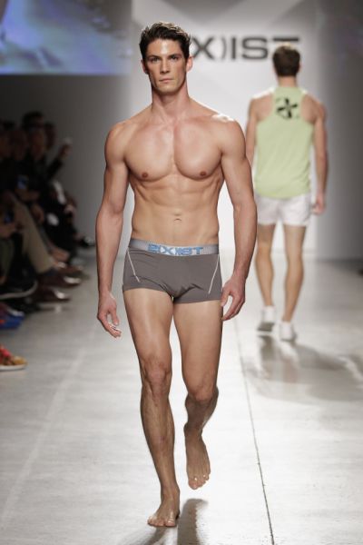 male model with anorexia