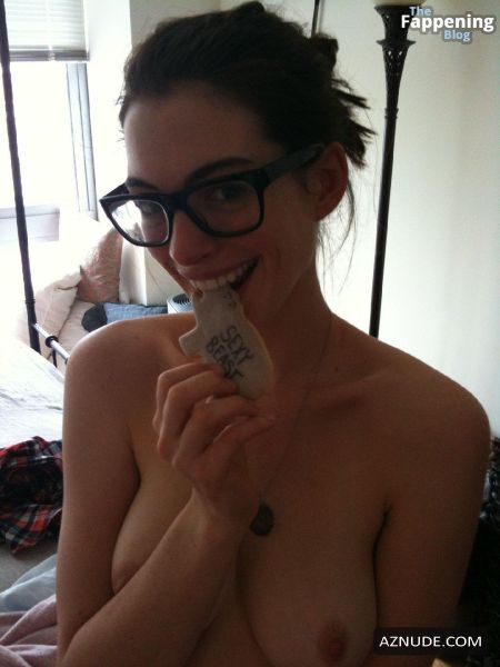 anne hathaway pictures
