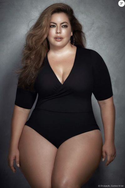 plus size women spreading pussy