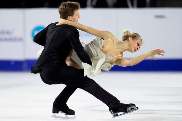 ice skating pussy grab