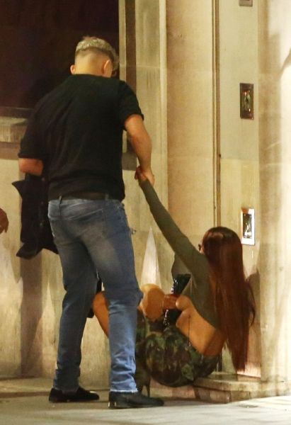 amateur group flashing