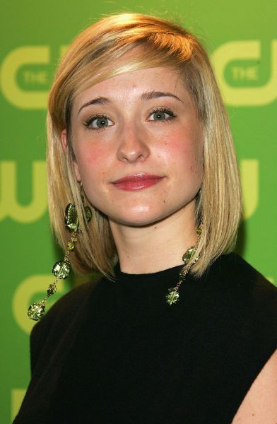 nicki clyne smallville