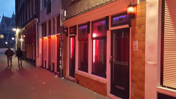 amsterdam red light ladies