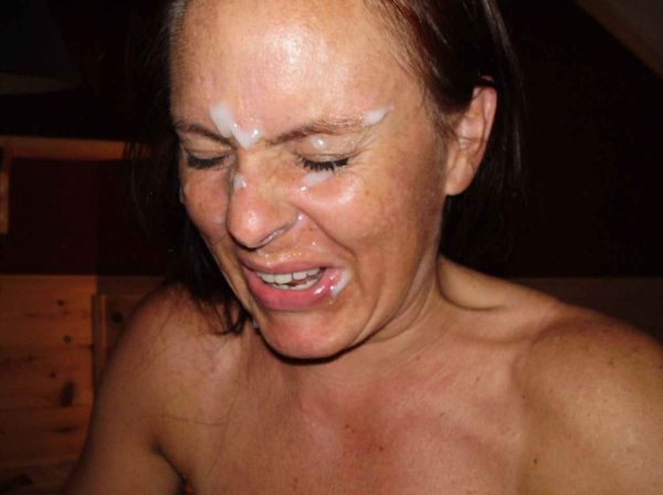 gf sucks cum