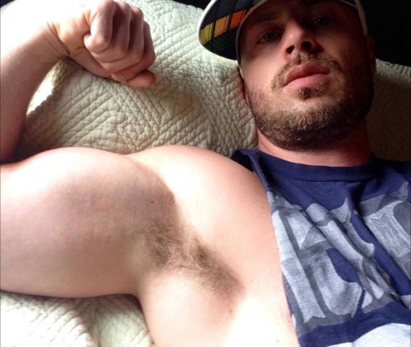 amateur naked hairy gay men