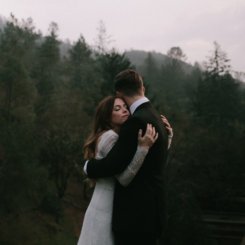 modern fall weddings dresses
