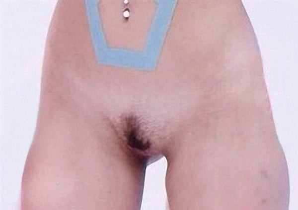 nude busty wet pussy