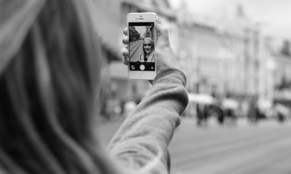 selfie instagram ladies