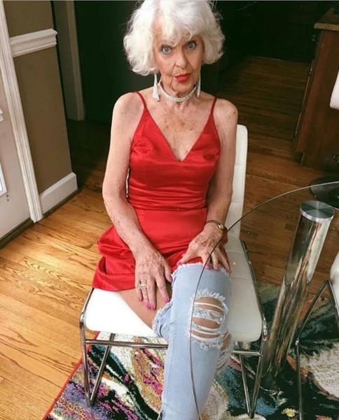 busty mature women long legs