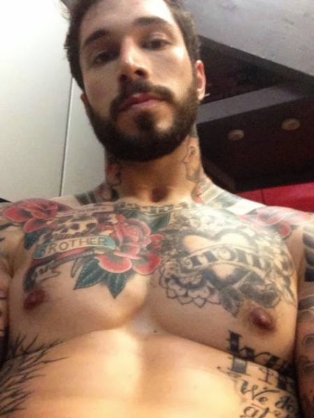 nude blonde men selfies