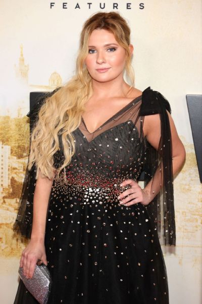 abigail breslin singing