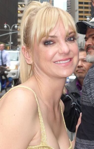 anna faris tenor