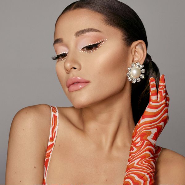 ariana grande bows