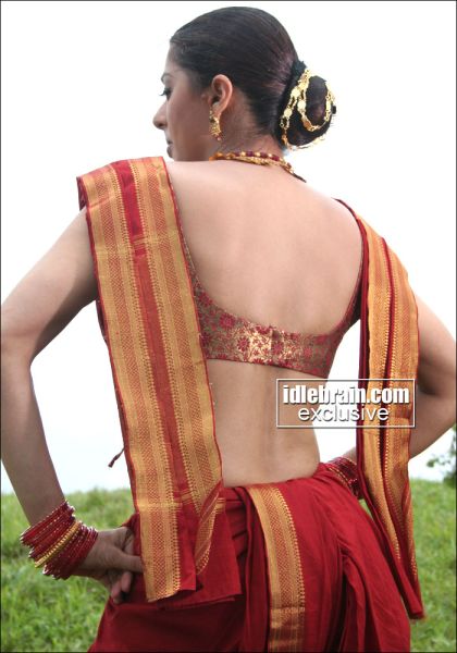 khushboo tiwari in alibaba back in saree
