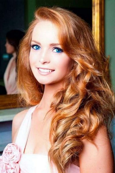 beautiful dark irish women