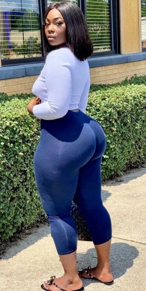 curvy nude