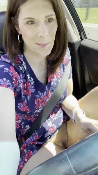 busty babe flash
