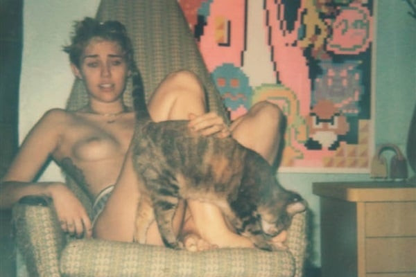 miley cyrus baloon dress