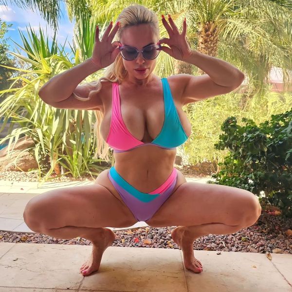 celebrities with legs