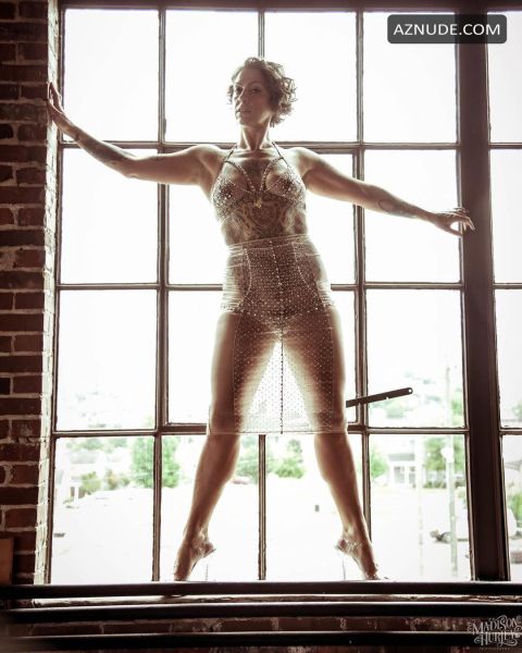 danielle colby moondog