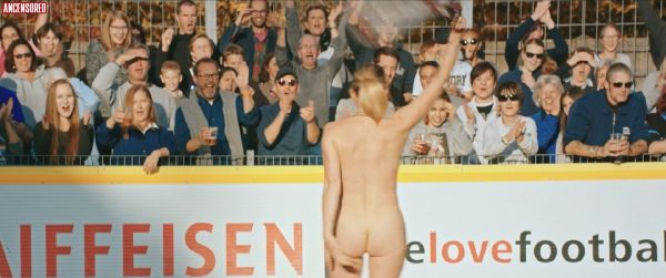 mall streaker woman