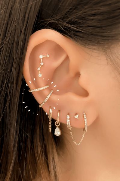 ear lobe piercing