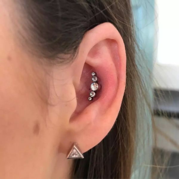 front helix piercing