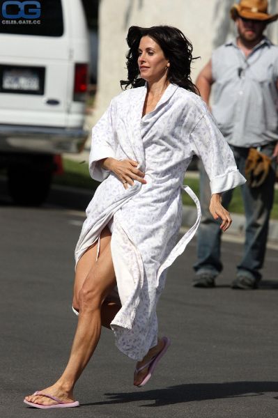 courteney cox calves