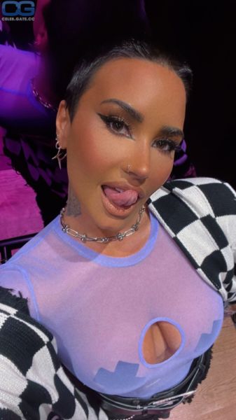 demi lovato hot full body