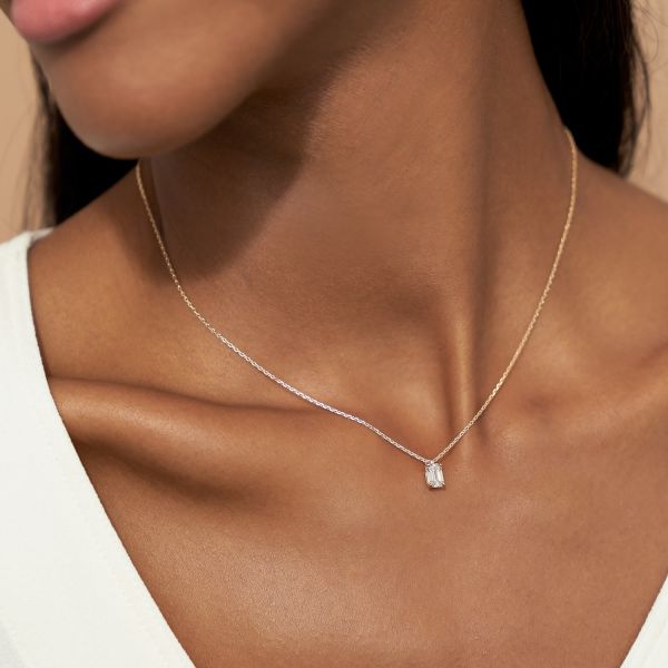 diamond pendant necklace