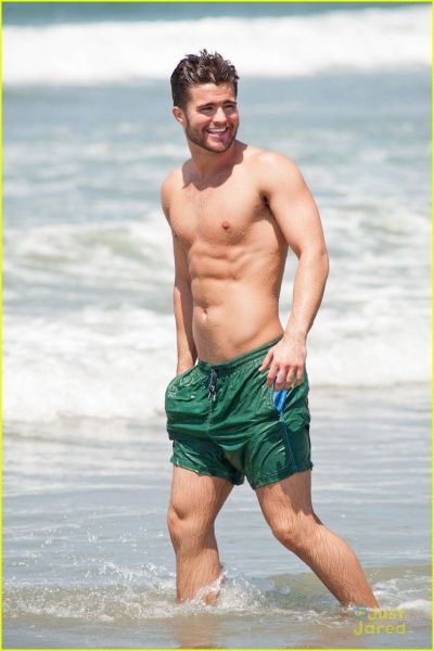 hot guy disney run