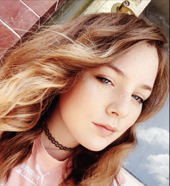 brown hair
