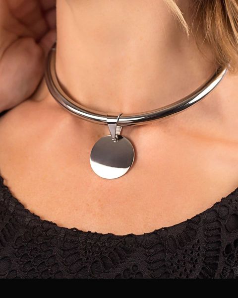 woman wearing
