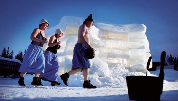 arctic snow hotel glass igloos
