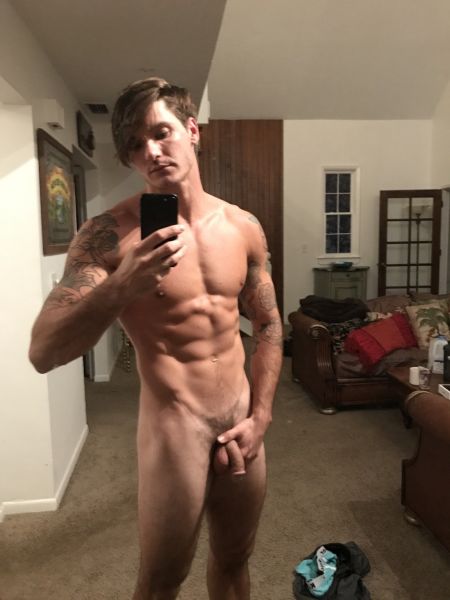 nude male butt selfies