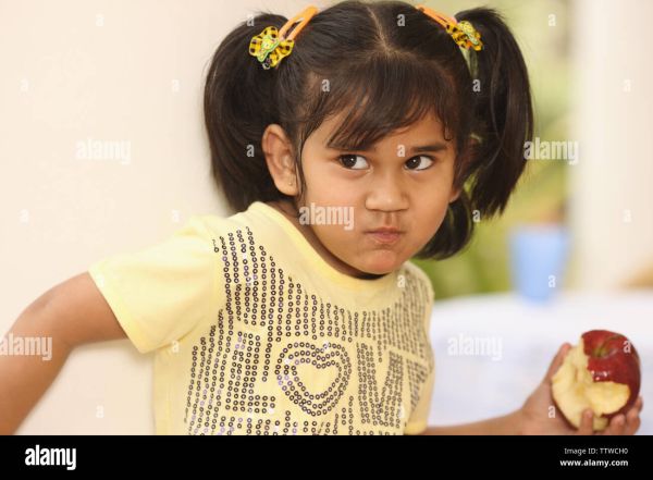 hebrew girl eating apple