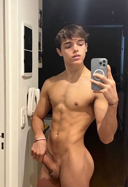 nude fab selfie hairy