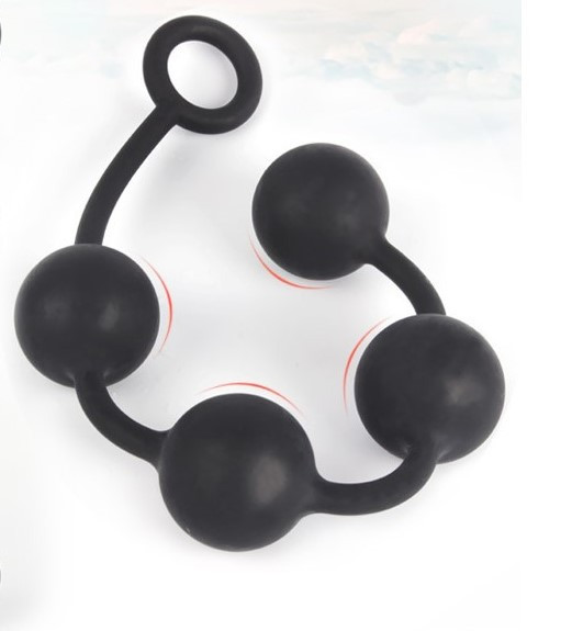 chess player cheating beads