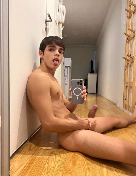 guy day selfie