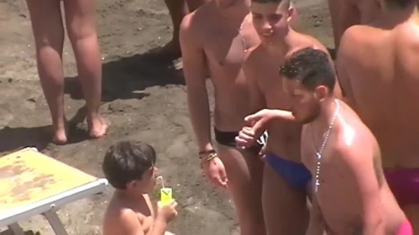 men's beach volleyball players